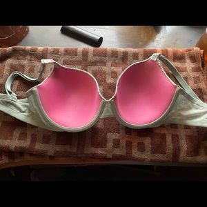 Victoria secret bra/ 34DDD